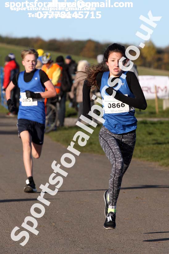 Boys and girls under-15s Heaton Harriers Memorial Road Races, Newcastle. Photo:  David T. Hewitson/Sports for All Pics